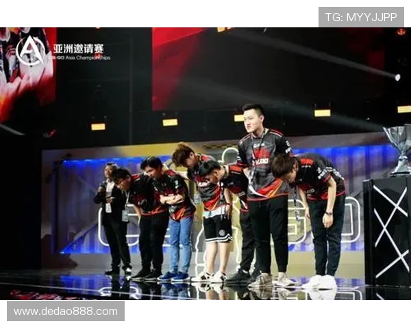 V5战队在Major赛积分榜中以64分稳居第一名展现强劲实力