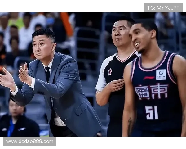 全明星赛回顾:FPX展现强大实力与团队默契的精彩表现 全明星赛回顾:FPX展现强大实力与团队默契的精彩表现