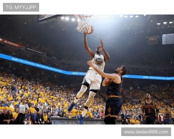 勇士与骑士巅峰对决直播精彩瞬间全程回顾与分析 勇士与骑士巅峰对决直播精彩瞬间全程回顾与分析