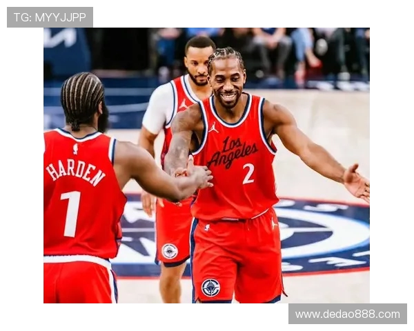 湖人快船对决再掀洛杉矶篮球热潮谁能在这场城市德比中笑到最后