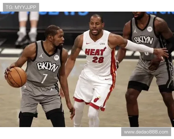 热火与篮网激战正酣赛场精彩瞬间回顾与结果分析 热火与篮网激战正酣赛场精彩瞬间回顾与结果分析