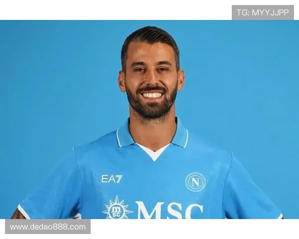 莱奥的奋斗之路：从平凡少年到足球巨星的成长故事