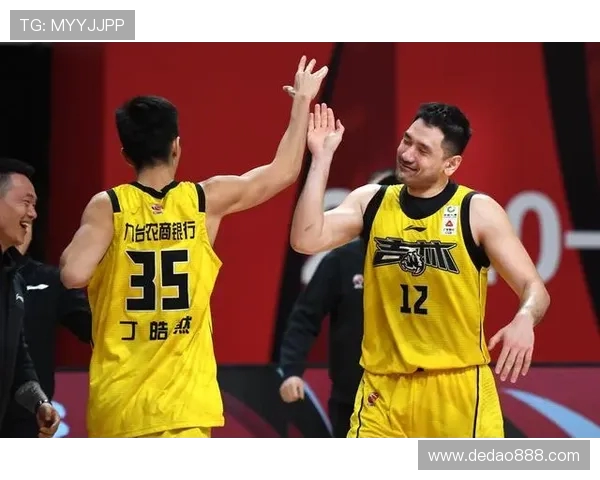 钟诚的成长之路:从青涩少年到职场精英的蜕变与奋斗 钟诚的成长之路:从青涩少年到职场精英的蜕变与奋斗